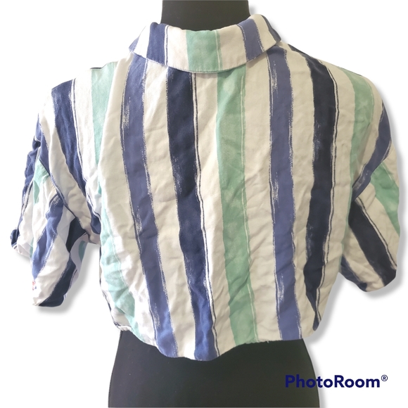 Forever 21 Cropped Button Down Shirt - Picture 2 of 2